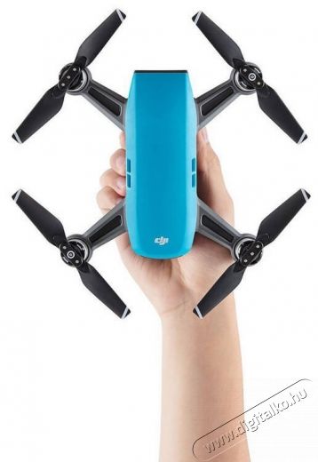 DJI Spark - Fly more combo - k&eacute;k F&eacute;nyk&eacute;pezőg&eacute;p / kamera - Dr&oacute;n - Dr&oacute;n - 330653