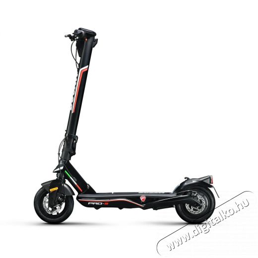 Ducati E-Scooter Pro-III with turn signals Háztartás / Otthon / Kültér - Játék / Sport - Roller / segway / gördeszka - 475587