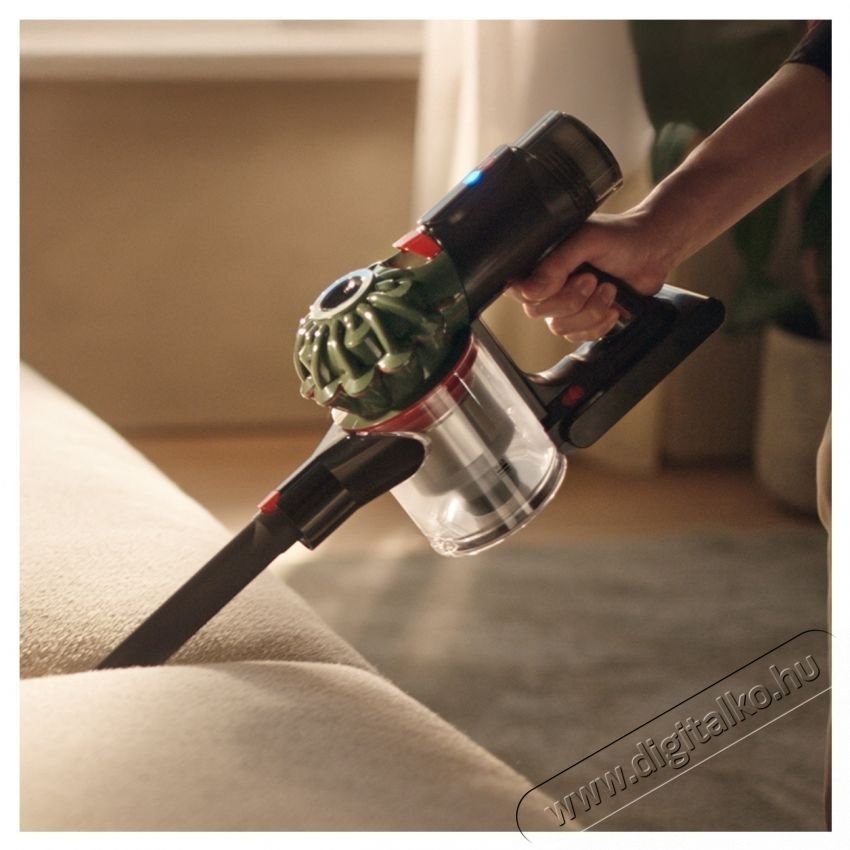 Dyson V8 Cyclone  akkus porsz&iacute;v&oacute;, katonai z&ouml;ld/fekete H&aacute;ztart&aacute;s / Otthon / K&uuml;lt&eacute;r - Porsz&iacute;v&oacute; / takar&iacute;t&oacute;g&eacute;p - K&eacute;zi / &aacute;ll&oacute; porsz&iacute;v&oacute; - 536383