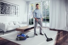 Electrolux EUO93DB porzsákos porszívó - mélykék Háztartás / Otthon / Kültér - Porszívó / takarítógép - Porzsákos porszívó - 326566