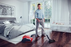 Electrolux EUS8X2RR UltraSilencer porzsákos porszívó Háztartás / Otthon / Kültér - Porszívó / takarítógép - Porzsákos porszívó - 325742