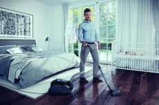 Electrolux EUSC64EB porzsákos porszívó Háztartás / Otthon / Kültér - Porszívó / takarítógép - Porzsákos porszívó - 365312
