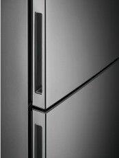 Electrolux LNT7ME32X2 Hűtőszekrény Konyhai termékek - Hűtő, fagyasztó (szabadonálló) - Alulfagyasztós kombinált hűtő - 362653