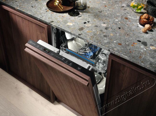 Electrolux EEQ42200L Beépíthető keskeny mosogatógép - 9 terítékes Konyhai termékek - Mosogatógép - Keskeny (45cm-ig) beépíthető mosogatógép - 372031