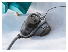 Electrolux EC41-6DB Ease C4 porszák nélküli porszívó Háztartás / Otthon / Kültér - Porszívó / takarítógép - Porzsák nélküli porszívó - 350417
