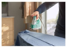 Electrolux E5SI2-2AM Care 500 zöld gőzölős vasaló Háztartás / Otthon / Kültér - Vasaló - Vasaló - 495932