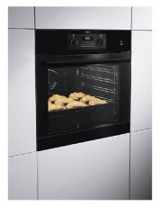 Electrolux AEG BEB351111B SteamBake fekete beépíthető sütő Konyhai termékek - Sütő-főzőlap, tűzhely (beépíthető) - Sütő (beépíthető) - 500590