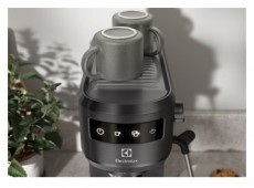 Electrolux E6EC1-6BST Explore 6 presszó kávéfőző Konyhai termékek - Kávéfőző / kávéörlő / kiegészítő - Presszó kávéfőző - 501013