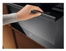 Electrolux LVL9E2XZ S&Uuml;TŐ BE&Eacute;P&Iacute;THETŐ Konyhai term&eacute;kek - Mikrohull&aacute;m&uacute; s&uuml;tő - Mikrohull&aacute;m&uacute; s&uuml;tő (be&eacute;p&iacute;thető) - 505388