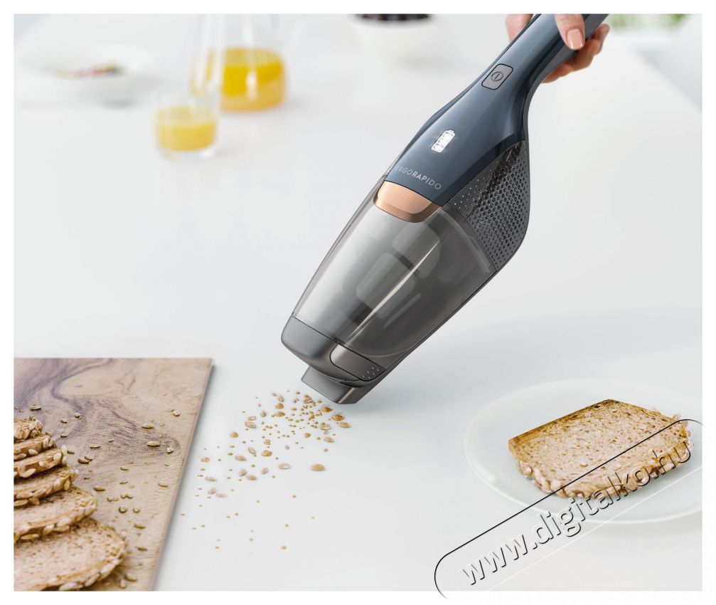 Electrolux EERC75DB &aacute;ll&oacute; porsz&iacute;v&oacute; 2in1 - Csomagol&aacute;ss&eacute;r&uuml;lt H&aacute;ztart&aacute;s / Otthon / K&uuml;lt&eacute;r - Porsz&iacute;v&oacute; / takar&iacute;t&oacute;g&eacute;p - K&eacute;zi / &aacute;ll&oacute; porsz&iacute;v&oacute; - 505213