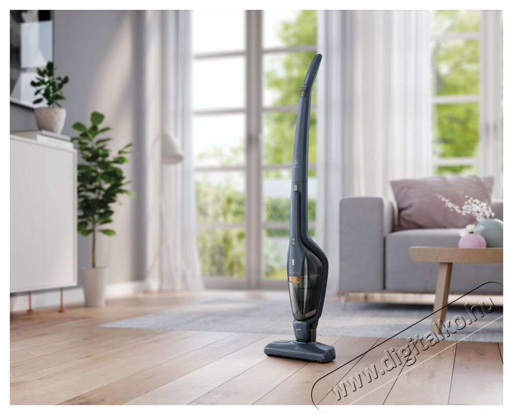 Electrolux EERC75DB &aacute;ll&oacute; porsz&iacute;v&oacute; 2in1 - Csomagol&aacute;ss&eacute;r&uuml;lt H&aacute;ztart&aacute;s / Otthon / K&uuml;lt&eacute;r - Porsz&iacute;v&oacute; / takar&iacute;t&oacute;g&eacute;p - K&eacute;zi / &aacute;ll&oacute; porsz&iacute;v&oacute; - 505213