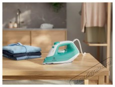 Electrolux E5SI2-2AM Care 500 zöld gőzölős vasaló Háztartás / Otthon / Kültér - Vasaló - Vasaló - 495932