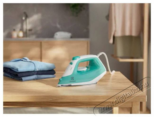 Electrolux E5SI2-2AM Care 500 zöld gőzölős vasaló Háztartás / Otthon / Kültér - Vasaló - Vasaló - 495932