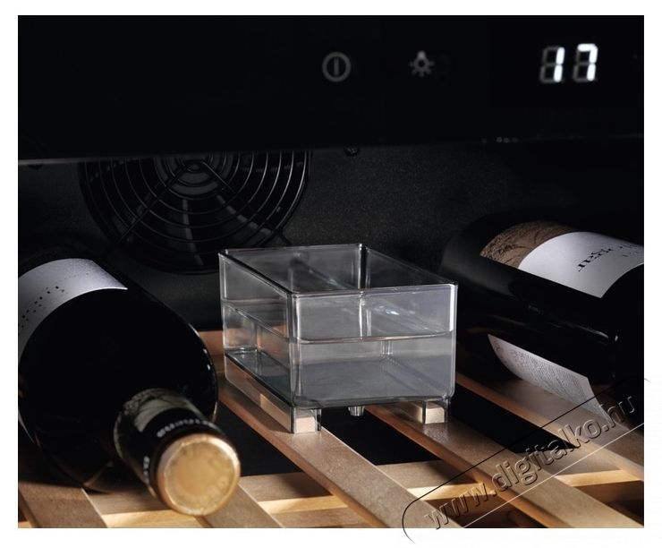 Electrolux EWUS020B5B Borhűtő, M: 82cm, 20 &uuml;veg, fa polcok, G energiaoszt&aacute;ly, Fekete Konyhai term&eacute;kek - Hűtő, fagyaszt&oacute; (szabadon&aacute;ll&oacute;) - Borhűtő - 533301