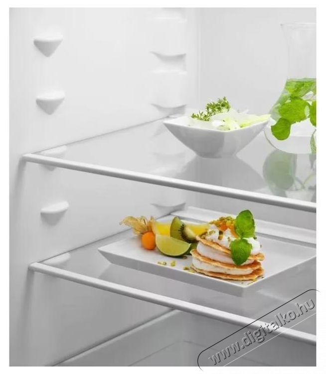 Electrolux LRB2AE88S Be&eacute;p&iacute;thető hűtőszekr&eacute;ny, 142l, M: 88 cm, Megford&iacute;that&oacute; ajt&oacute;, Automata leolvaszt&aacute;s, E energiaoszt&aacute;ly Konyhai term&eacute;kek - Hűtő, fagyaszt&oacute; (be&eacute;p&iacute;thető) - Fagyaszt&oacute; n&eacute;lk&uuml;li hűtő - 533298