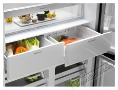 Electrolux ELT9VE52U0 Side by side hűtő, 522 l, NoFrost, E energiaoszt&aacute;ly, LCD kijelző, &Eacute;rint&eacute;svez&eacute;rl&eacute;s, LED vil&aacute;g&iacute;t&aacute;s, 190 cm, Rozsdamentes ac&eacute;l Konyhai term&eacute;kek - Hűtő, fagyaszt&oacute; (szabadon&aacute;ll&oacute;) - Amerikai t&iacute;pus&uacute; Side By Side hűtő - 535176