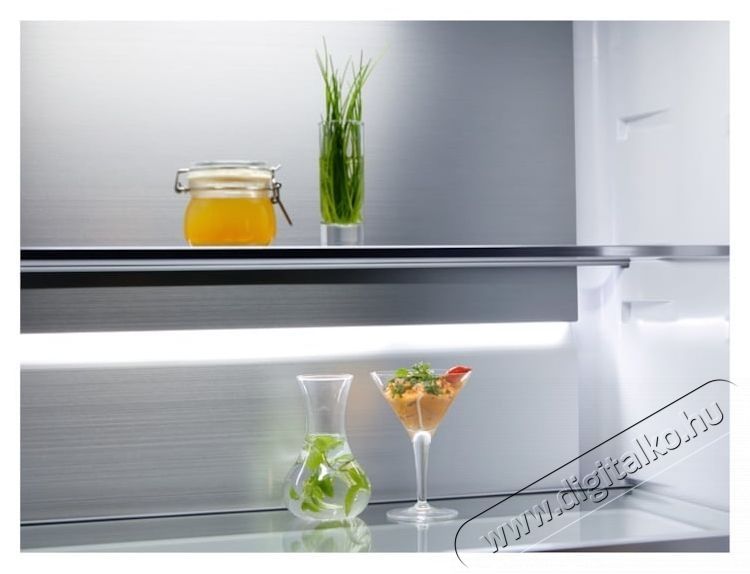 Electrolux ELT9VE52U0 Side by side hűtő, 522 l, NoFrost, E energiaoszt&aacute;ly, LCD kijelző, &Eacute;rint&eacute;svez&eacute;rl&eacute;s, LED vil&aacute;g&iacute;t&aacute;s, 190 cm, Rozsdamentes ac&eacute;l Konyhai term&eacute;kek - Hűtő, fagyaszt&oacute; (szabadon&aacute;ll&oacute;) - Amerikai t&iacute;pus&uacute; Side By Side hűtő - 535176