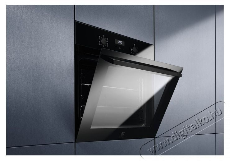 Electrolux EOF5C50BZ Be&eacute;p&iacute;thető elektromos s&uuml;tő, 65L, 9 program, Konvekci&oacute;, Grill, Katalitikus &ouml;ntiszt&iacute;t&aacute;s, D energiaoszt&aacute;ly, Fekete Konyhai term&eacute;kek - S&uuml;tő-főzőlap, tűzhely (be&eacute;p&iacute;thető) - S&uuml;tő (be&eacute;p&iacute;thető) - 537783