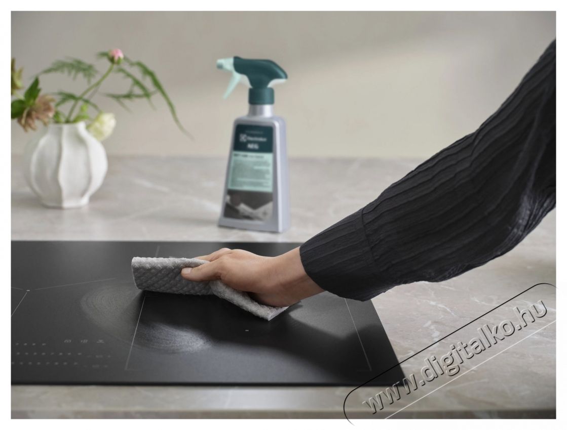 Electrolux M2HCMC01 Matt Care főzőlaptiszt&iacute;t&oacute; kr&eacute;m SaphirMatt főzőlapokhoz, 500 ml Konyhai term&eacute;kek - S&uuml;tő-főzőlap, tűzhely (be&eacute;p&iacute;thető) - Kieg&eacute;sz&iacute;tő - 540833