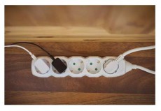 Emos P0521R 5 aljzat 1,5méter 1,5mm2 kapcsoló nélküli fehér hosszabbító Háztartás / Otthon / Kültér - Világítás / elektromosság - Hálózati elosztó / hosszabbító / adapter - 387335