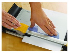 Fellowes Neutron A4+ vágógép Iroda és számítástechnika - Papír kezelő termék - Papírvágó - 415704