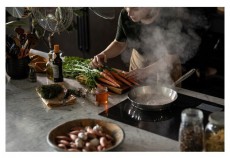 FISKARS All Steel Pure 28 cm serpenyő Konyhai term&eacute;kek - Ed&eacute;ny - Serpenyő - 445544