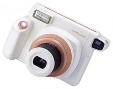 FujiFilm Instax Wide 300 feh&eacute;r instant f&eacute;nyk&eacute;pezőg&eacute;p F&eacute;nyk&eacute;pezőg&eacute;p / kamera - Kompakt f&eacute;nyk&eacute;pezőg&eacute;p - Norm&aacute;l tud&aacute;s&uacute; kompakt - 440208