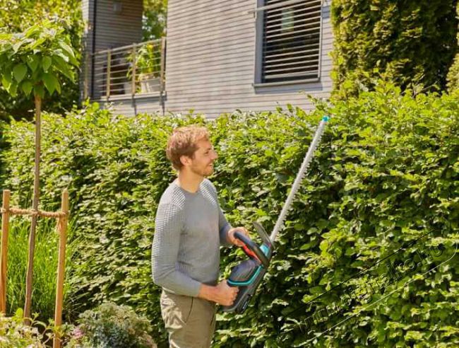Gardena 14731-20 ComfortCut 60/18V P4A Sövénynyíró akkumulátorral Háztartás / Otthon / Kültér - Kültér / kerti termék / grill - Sövény / kézi fű és lomb vágó - 365547