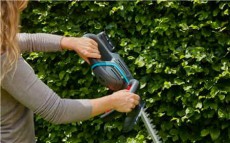 Gardena 14731-20 ComfortCut 60/18V P4A Sövénynyíró akkumulátorral Háztartás / Otthon / Kültér - Kültér / kerti termék / grill - Sövény / kézi fű és lomb vágó - 365547