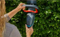 Gardena 14731-20 ComfortCut 60/18V P4A Sövénynyíró akkumulátorral Háztartás / Otthon / Kültér - Kültér / kerti termék / grill - Sövény / kézi fű és lomb vágó - 365547