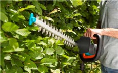 Gardena 9834-20 Elektromos sövénynyíró ComfortCut 600/55 Háztartás / Otthon / Kültér - Kültér / kerti termék / grill - Sövény / kézi fű és lomb vágó - 365533