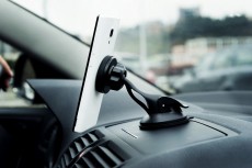Gogen MCH613 mágneses autós tartó Mobil / Kommunikáció / Smart - Mobiltelefon kiegészítő / tok - Tartó / rögzítő / állvány - 303271