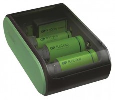 GP Batteries GP B55630 B631 AA/AAA/C/D/9V univerzális akkutöltő Akkuk és töltők - Li-ion akkumulátor és töltő (gyári) - Töltő / hálózati adapter - 413391