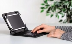 Hama Univerzális 8" tablet tok és billentyűzet - 50468 Mobil / Kommunikáció / Smart - Tablet / E-book kiegészítő, tok - Tablet tok - 293819