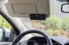 Hama BTCK10B Bluetooth autós kihangosító (173714) Autóhifi / Autó felszerelés - Autós kihangosító - Autós kihangosító - 340505