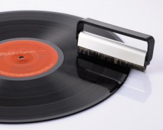 Hama Szénszálas tisztítókefe hanglemezekhez - 44707 Audio-Video / Hifi / Multimédia - Bakelit lemezjátszó - Kiegészítő - 297525