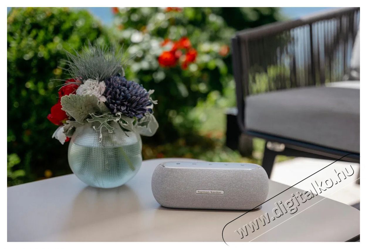 Harman Kardon Luna, sz&uuml;rke bluetooth hangsz&oacute;r&oacute; Audio-Video / Hifi / Multim&eacute;dia - Hordozhat&oacute;, vezet&eacute;k n&eacute;lk&uuml;li / bluetooth hangsug&aacute;rz&oacute; - Hordozhat&oacute;, vezet&eacute;k n&eacute;lk&uuml;li / bluetooth hangsug&aacute;rz&oacute; - 528967