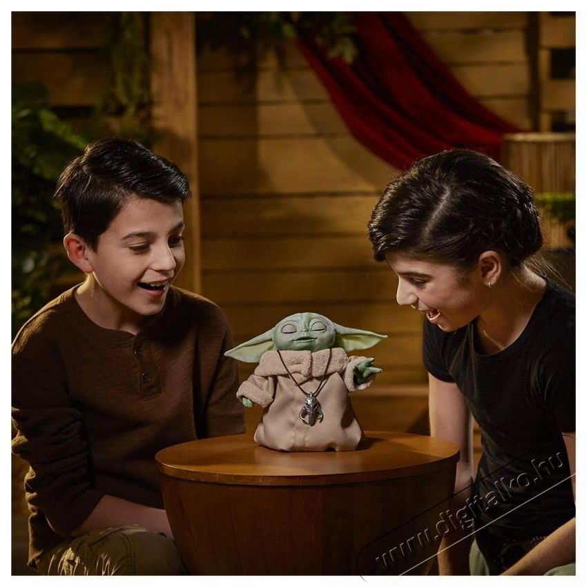 Hasbro Star Wars Baby Yoda figura - Animatronic Force Friend H&aacute;ztart&aacute;s / Otthon / K&uuml;lt&eacute;r - J&aacute;t&eacute;k / Sport - J&aacute;t&eacute;kfigura - 531833