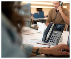 HP Poly Edge E350 PoE IP telefon Mobil / Kommunikáció / Smart - Vezetékes telefon / fax - 514270