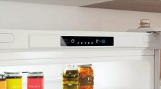 Indesit INFC8 TI21W alulfagyasztós hűtő Konyhai termékek - Hűtő, fagyasztó (szabadonálló) - Alulfagyasztós kombinált hűtő - 371500