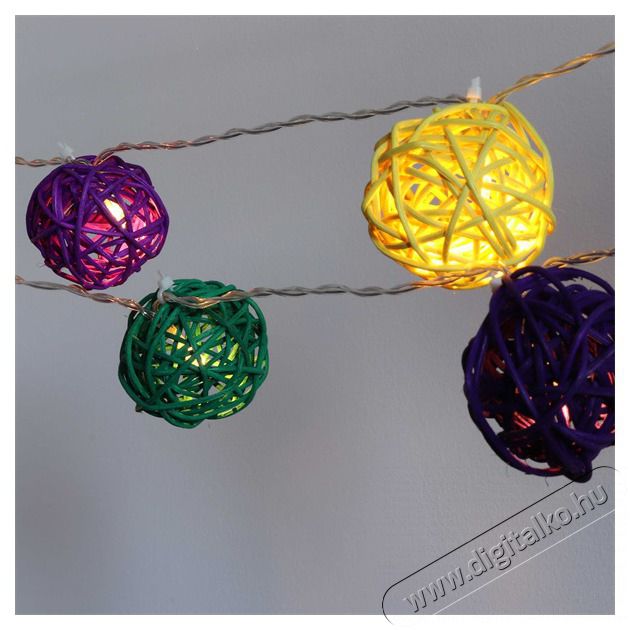 Iris G&ouml;mb alak&uacute; fonott/rattan/4m/t&ouml;bb sz&iacute;nű/20db LED-es/3xAA elemes f&eacute;nydekor&aacute;ci&oacute; H&aacute;ztart&aacute;s / Otthon / K&uuml;lt&eacute;r - Vil&aacute;g&iacute;t&aacute;s / elektromoss&aacute;g - Led szalag / f&eacute;nyf&uuml;z&eacute;r - 388168