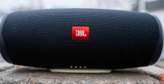 JBL Charge 4 Bluetooth hangszóró - fekete Audio-Video / Hifi / Multimédia - Hordozható, vezeték nélküli / bluetooth hangsugárzó - Hordozható, vezeték nélküli / bluetooth hangsugárzó - 346828
