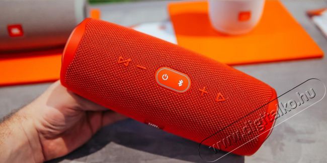 JBL Charge 4 Bluetooth hangszóró - piros Audio-Video / Hifi / Multimédia - Hordozható, vezeték nélküli / bluetooth hangsugárzó - Hordozható, vezeték nélküli / bluetooth hangsugárzó - 346830