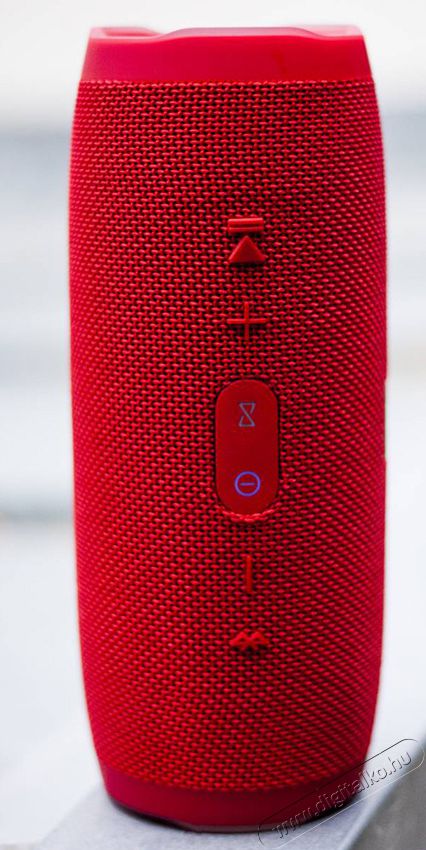 JBL Charge 3 Bluetooth hangszóró - piros Audio-Video / Hifi / Multimédia - Hordozható, vezeték nélküli / bluetooth hangsugárzó - Hordozható, vezeték nélküli / bluetooth hangsugárzó - 304917