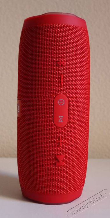 JBL Charge 3 Bluetooth hangszóró - piros Audio-Video / Hifi / Multimédia - Hordozható, vezeték nélküli / bluetooth hangsugárzó - Hordozható, vezeték nélküli / bluetooth hangsugárzó - 304917