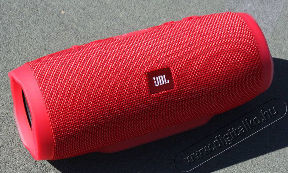 JBL Charge 3 Bluetooth hangszóró - piros Audio-Video / Hifi / Multimédia - Hordozható, vezeték nélküli / bluetooth hangsugárzó - Hordozható, vezeték nélküli / bluetooth hangsugárzó - 304917
