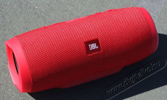 JBL Charge 3 Bluetooth hangszóró - piros Audio-Video / Hifi / Multimédia - Hordozható, vezeték nélküli / bluetooth hangsugárzó - Hordozható, vezeték nélküli / bluetooth hangsugárzó - 304917