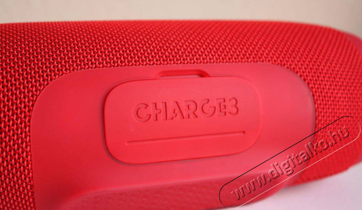JBL Charge 3 Bluetooth hangszóró - piros Audio-Video / Hifi / Multimédia - Hordozható, vezeték nélküli / bluetooth hangsugárzó - Hordozható, vezeték nélküli / bluetooth hangsugárzó - 304917