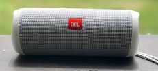 JBL Flip 4 Bluetooth hangszóró - fehér Audio-Video / Hifi / Multimédia - Hordozható, vezeték nélküli / bluetooth hangsugárzó - Hordozható, vezeték nélküli / bluetooth hangsugárzó - 315842