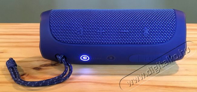 JBL Flip 4 Bluetooth hangszóró - kék Audio-Video / Hifi / Multimédia - Hordozható, vezeték nélküli / bluetooth hangsugárzó - Hordozható, vezeték nélküli / bluetooth hangsugárzó - 315837